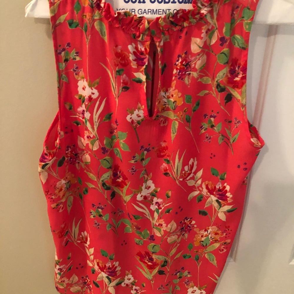 Rose and Olive Sleeveless Ladies top - Picture 3 of 4